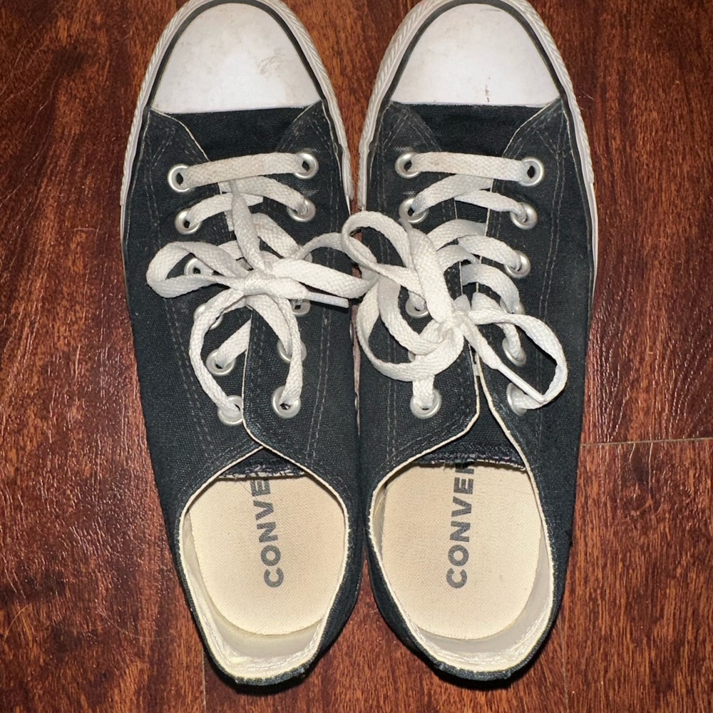 Women’s Converse sneakers with dual tongue size 8 - Picture 8 of 8